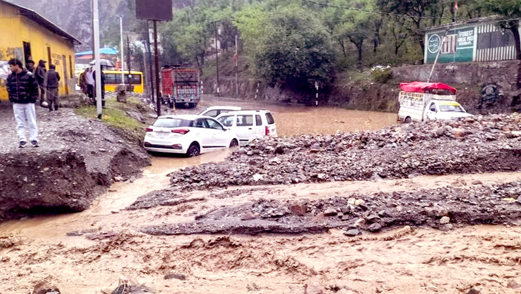 Jammu and Kashmir: Heavy rain, cloudburst in Ramban, three deaths, over 100 rescued.